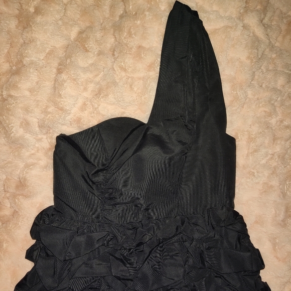 ❤️ Little Black Dress - Picture 2 of 8